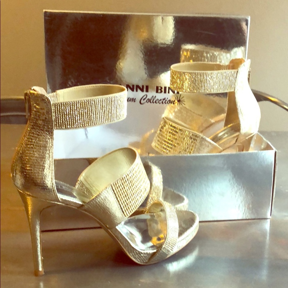 Gianni Bini (Platinum Collection) Heels
